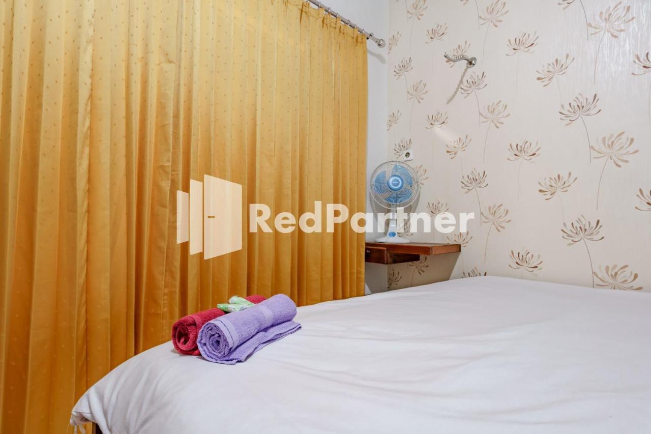 Nafisa Homestay Syariah Near Jatim Park 3 Batu Mitra Reddoorz Маланг Екстер'єр фото