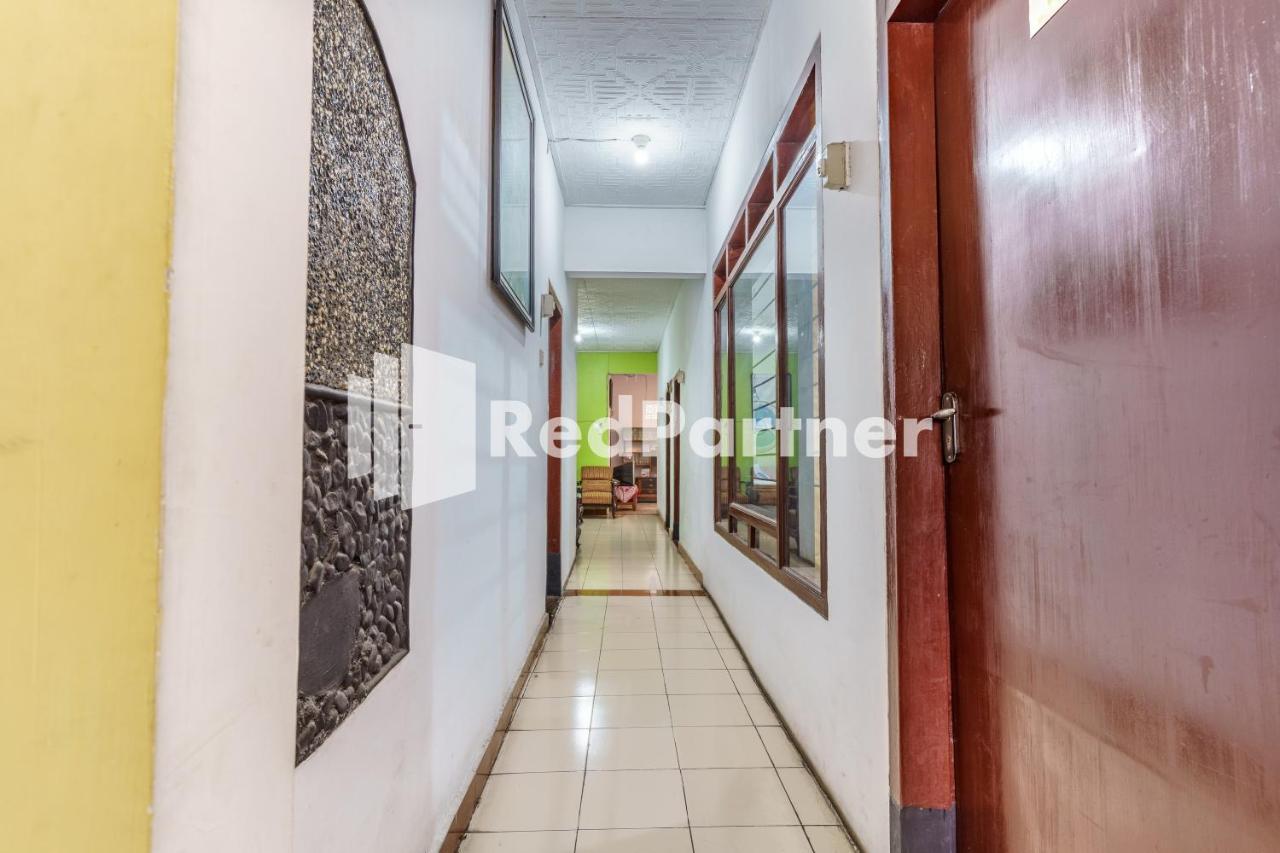 Nafisa Homestay Syariah Near Jatim Park 3 Batu Mitra Reddoorz Маланг Екстер'єр фото